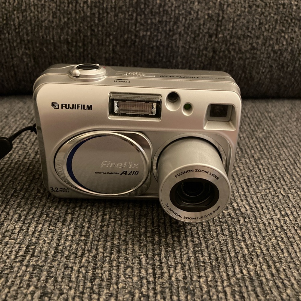 Fuji FinePix A210 Digital Camera with accessories